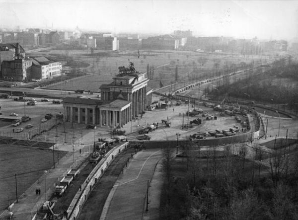 Mur Berliński obok Bramy Brandenburskiej